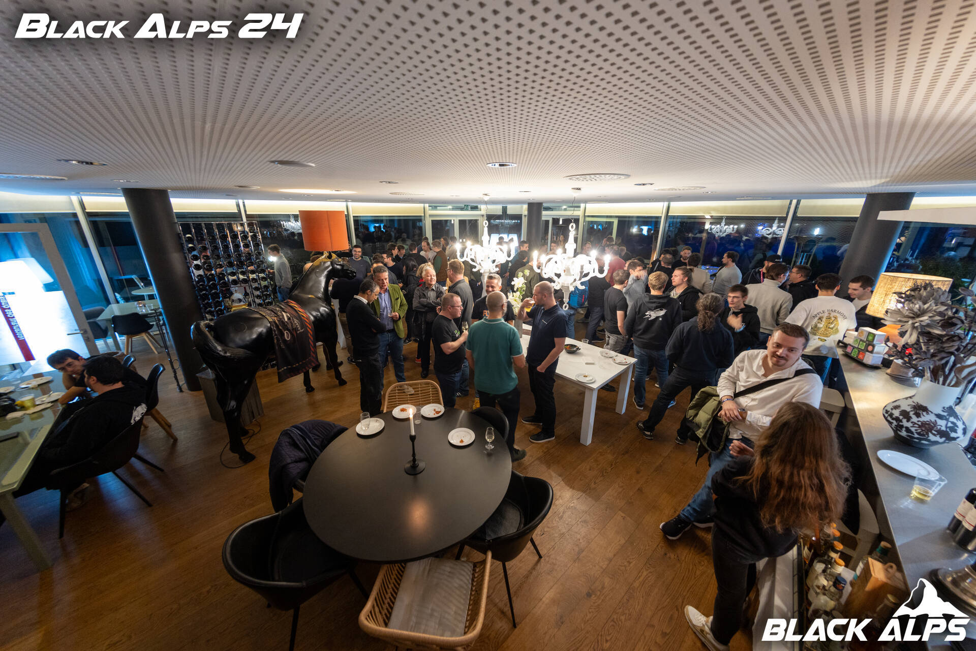 https://www.blackalps.ch/ba-24/img/pictures/BA24_9_Networking_Dinner/2024_BLACKALPS-140.jpg