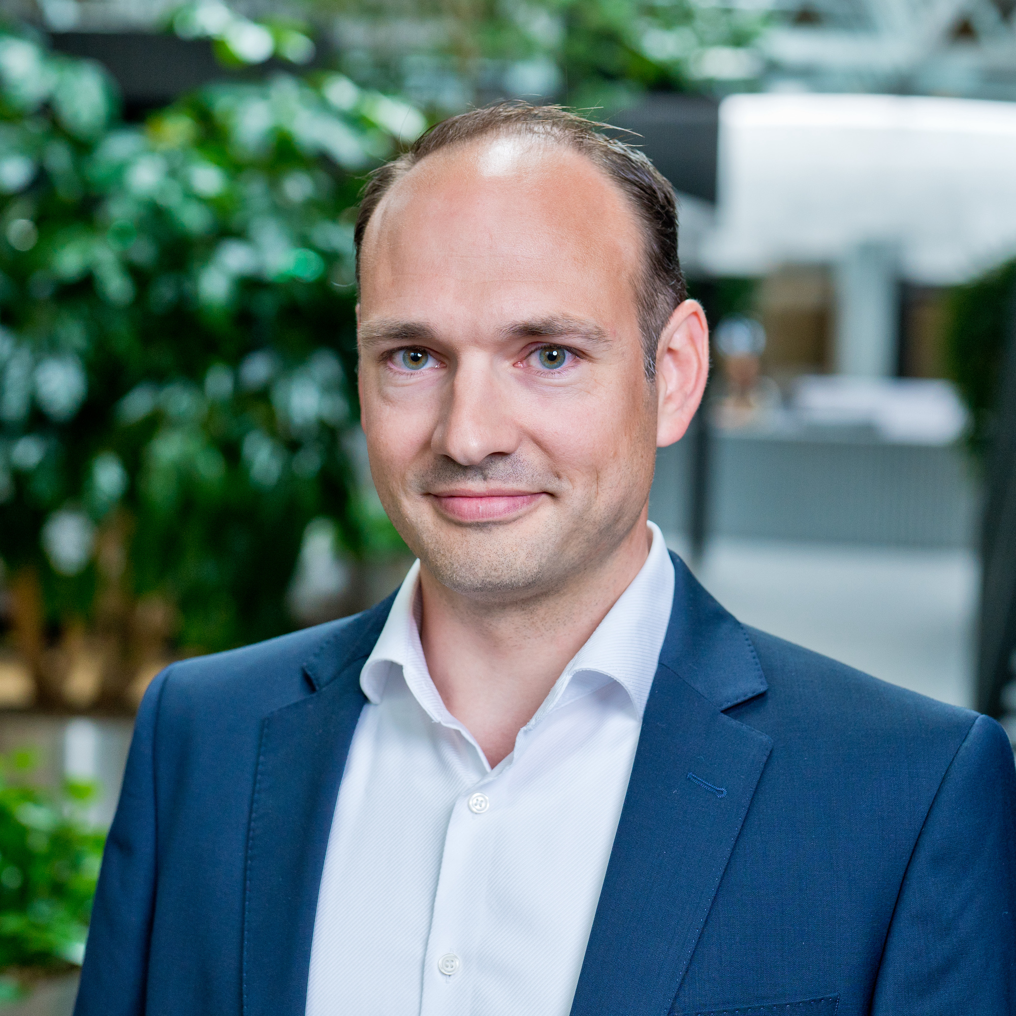 Photo of Dr. Raphael Reischuk